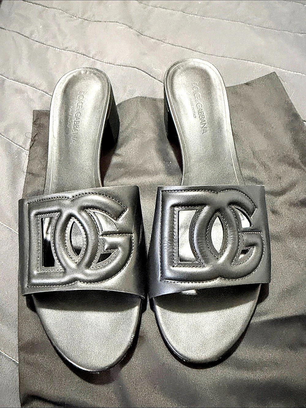 Dolce & Gabbana Calfskin slides with DG logo Calfskin DG Logo Black Slide Mules